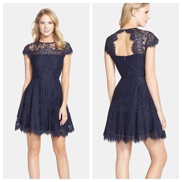 BB Dakota Rhianna Open Back Lace Dress Size 0 Fit And Flare Cocktail - Picture 2 of 7